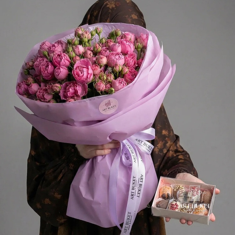 Подарочный сет #47: букет и финики в шоколаде