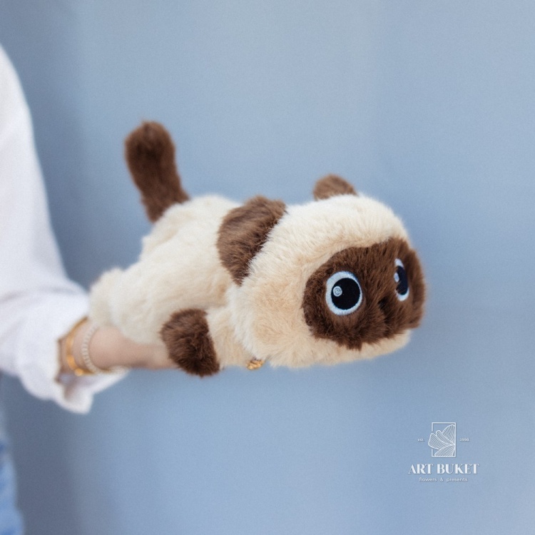 Кот лежачий с наполнителем 25 см пятнистый