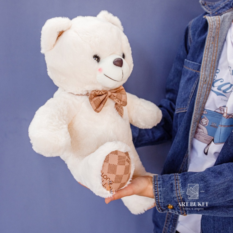 Медведь с сердцами на груди 45 см белый