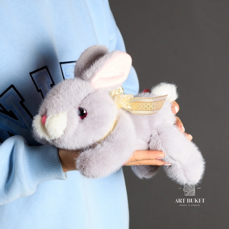 Кролик маленький серый лежачий