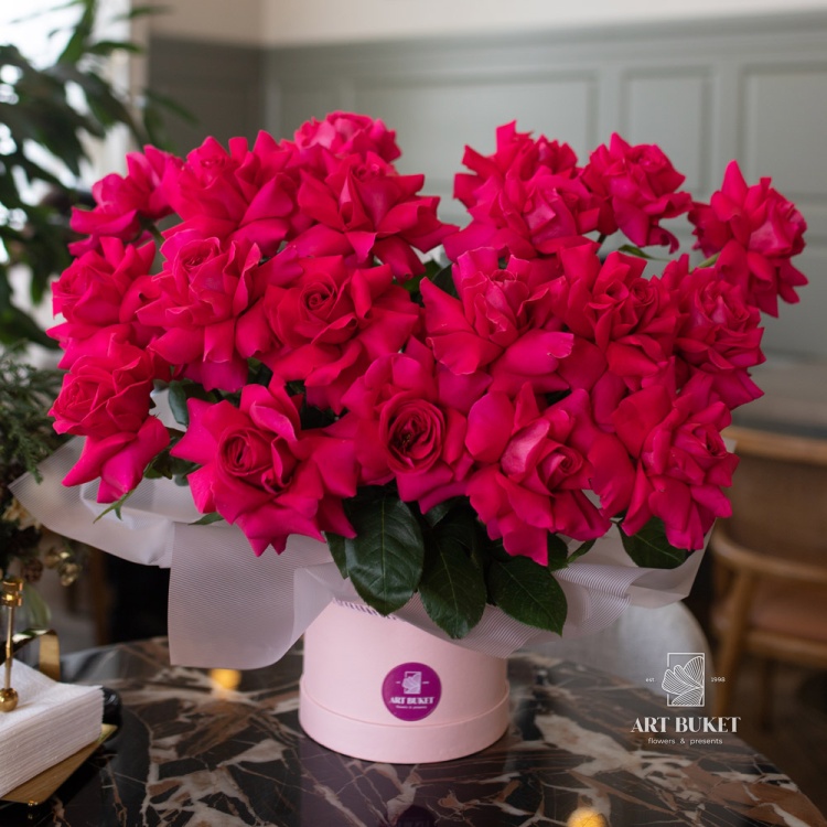 Композиция из 25 французских роз