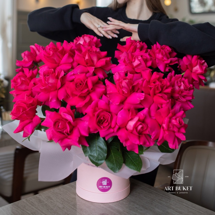 Композиция из 25 французских роз