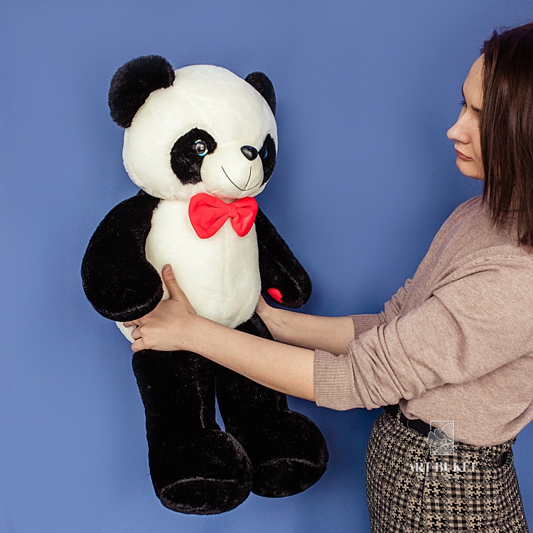 Панда с красным бантом 70 см