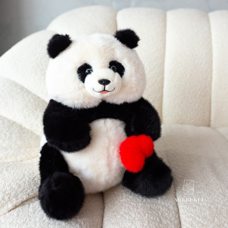 Панда с сердцем 35 см