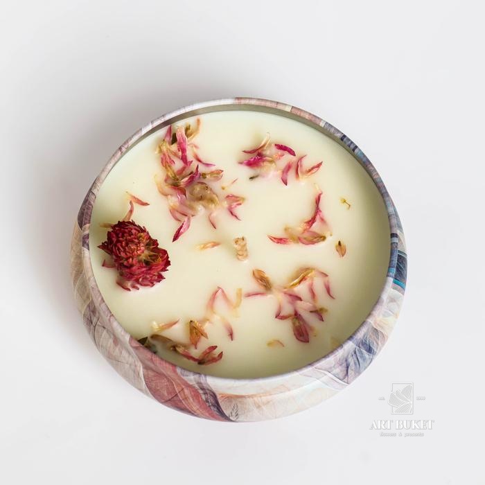 Свеча ароматическая из соевого воска с сухоцветом "Свежие цветы", 110 г            