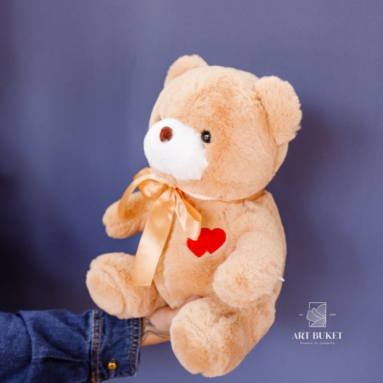 Медведь с двумя сердцами 30 см бежевый