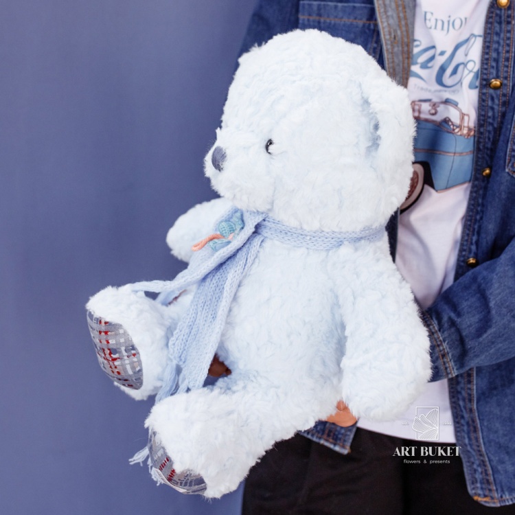 Медведь с вязанным шарфом голубой 35 см