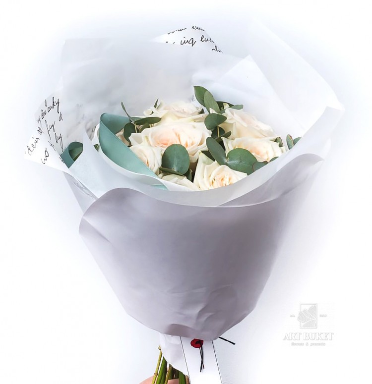 Букет пионовидных роз White O'hara