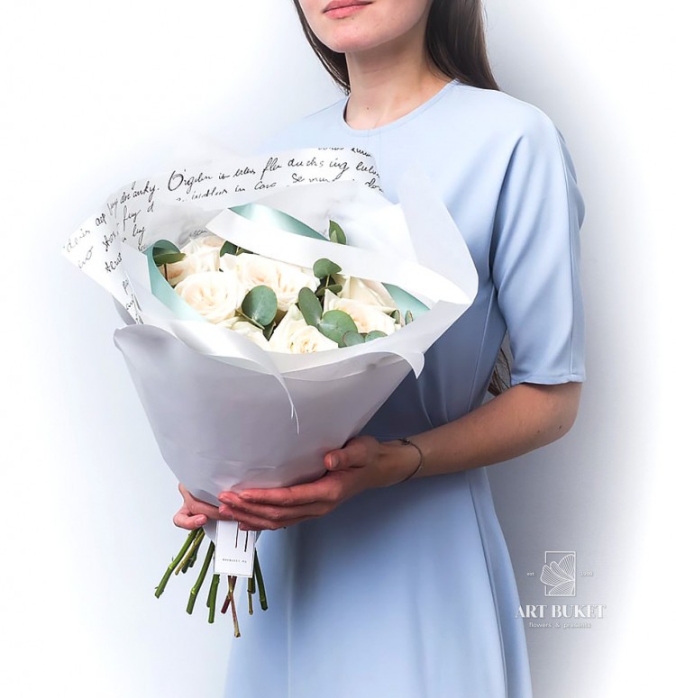 Букет пионовидных роз White O'hara