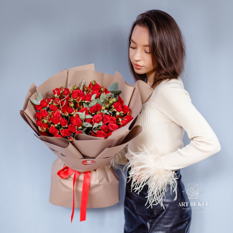 13 кустовых роз микс