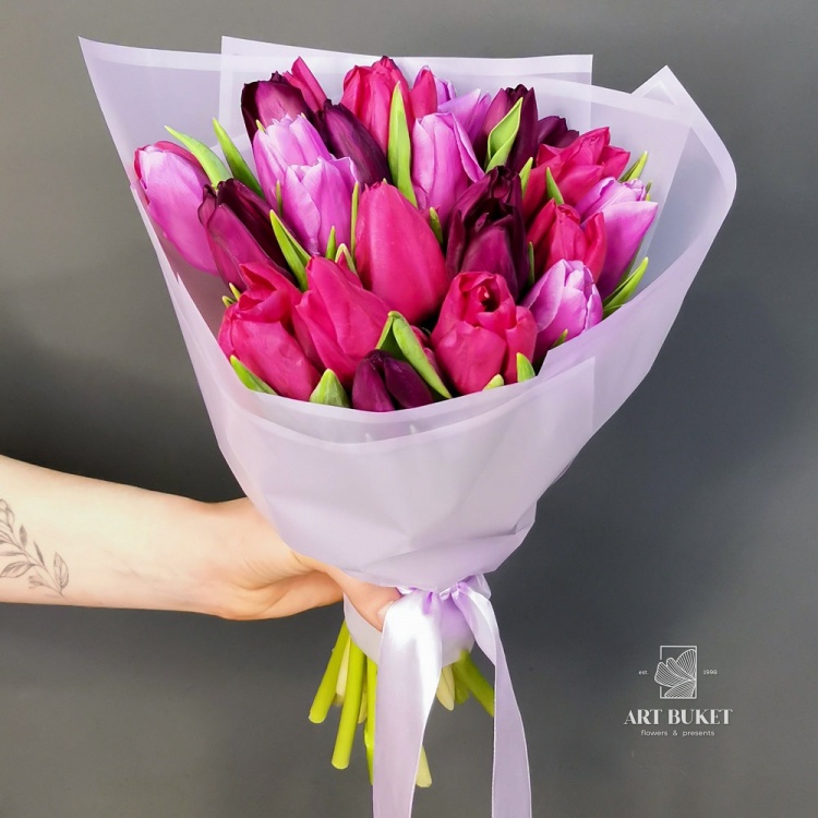25 тюльпанов в розовом цвете