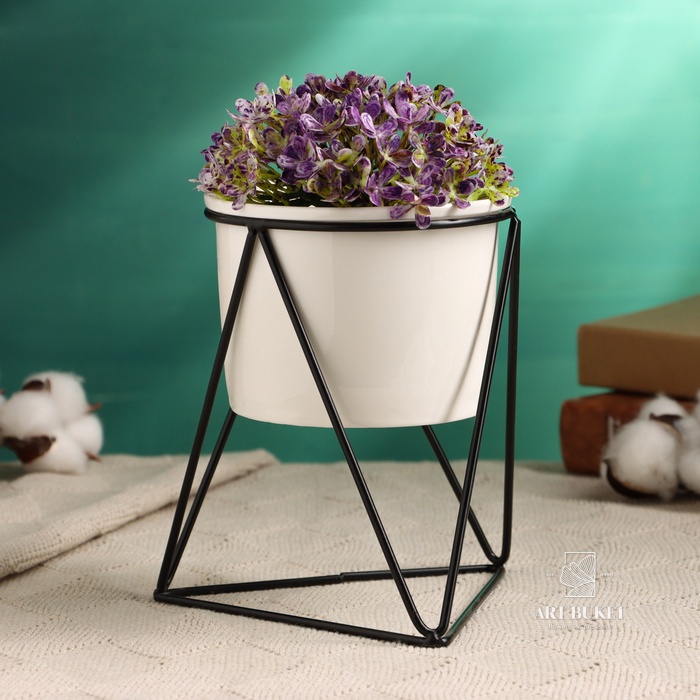 Горшок для цветов «Грани» керамический, 400 мл, 14×11×15 см, на чёрной металлической подставке, белы