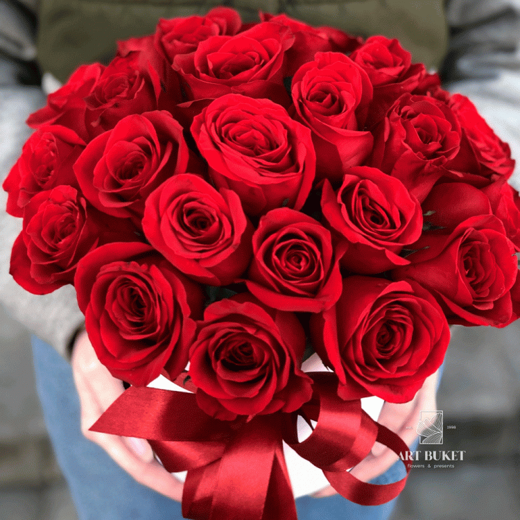 25 роз в шляпной коробке