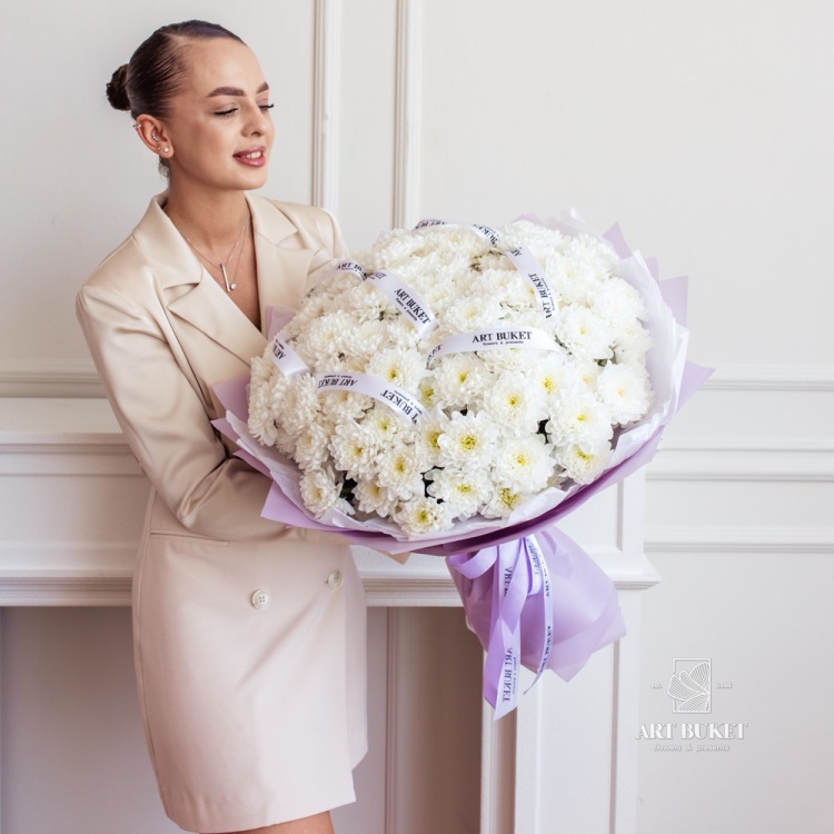 25 белых хризантем 