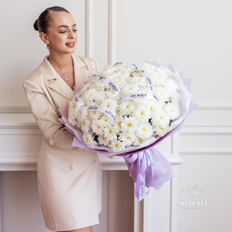 25 белых хризантем 