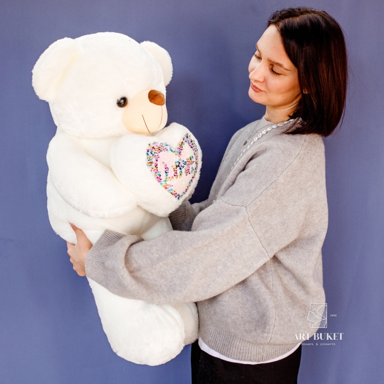 Медведь с большим сердцем с пайетками 80 см белый