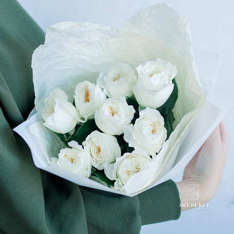 9 пионовидных роз Дэвида Остина