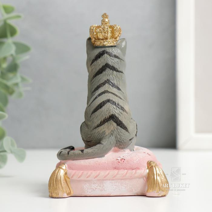 Сувенир полистоун "Кот-император на подушке" 10х6,5х7 см   