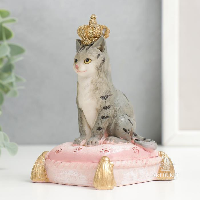 Сувенир полистоун "Кот-император на подушке" 10х6,5х7 см   