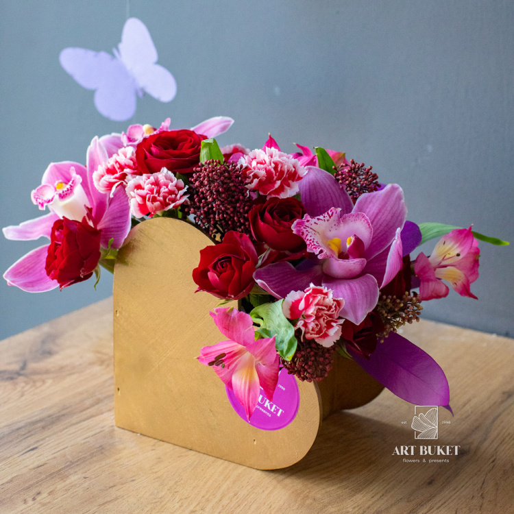 Композиция в деревянном сердце #4