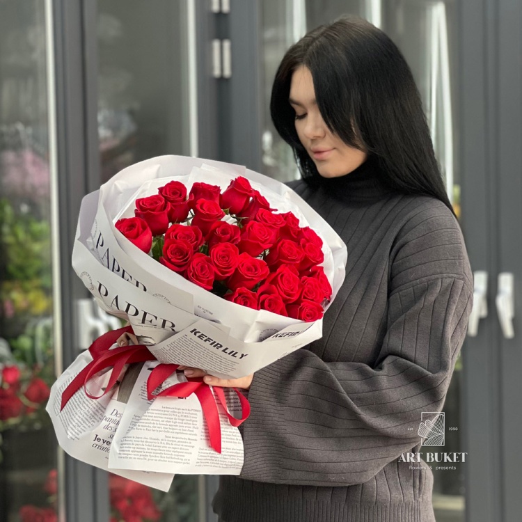 25 красных роз 40 см